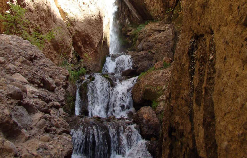 دره نی گاه در نزدیکی دریاچه گهر دورود